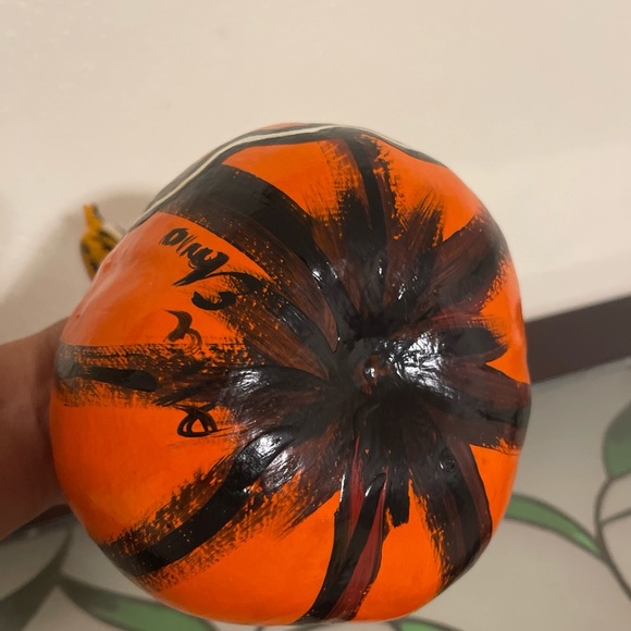 Handpainted Halloween GOURD Jack o
Lantern Scarecrow Pumpkin Signed - Picture 4 of 11